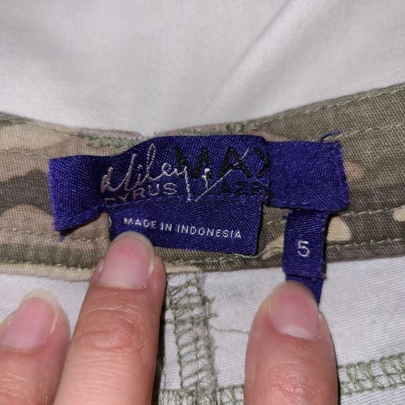 Camo shorts - Picture 3 of 3